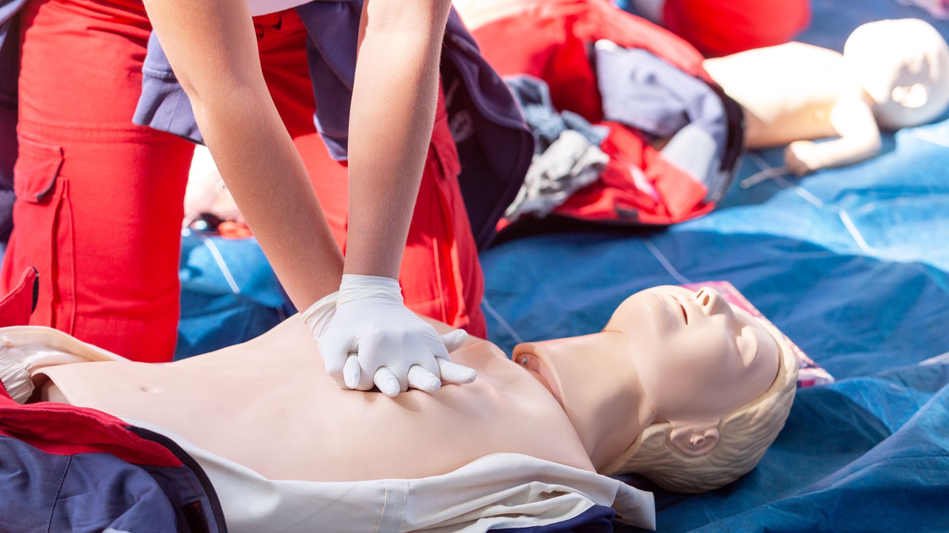 How to Get CPR Certification for EMT in Charleston